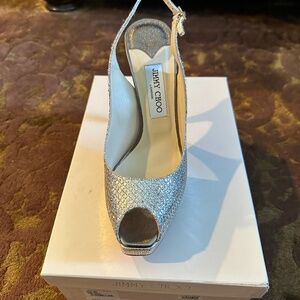 Jimmy Choo- NEW- NEVER WORN Clue (Glitter Fabric- Champagne)